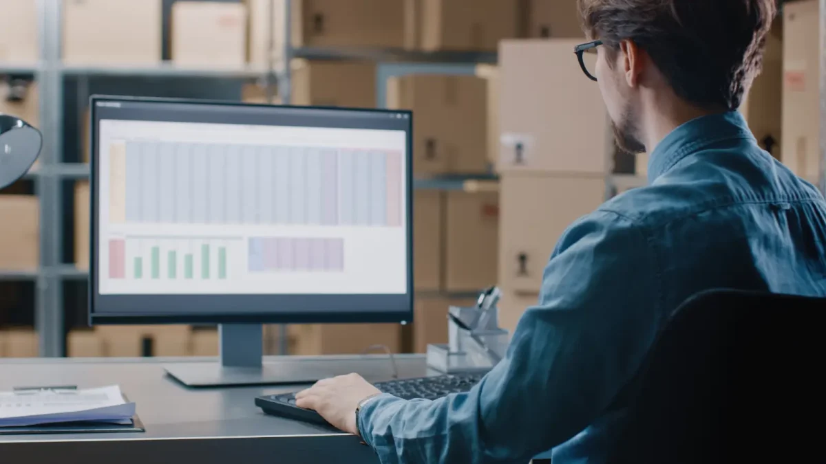 What is inventory management and why is it essential? Follow our advice on how to effectively manage your inventory and boost your competitiveness.